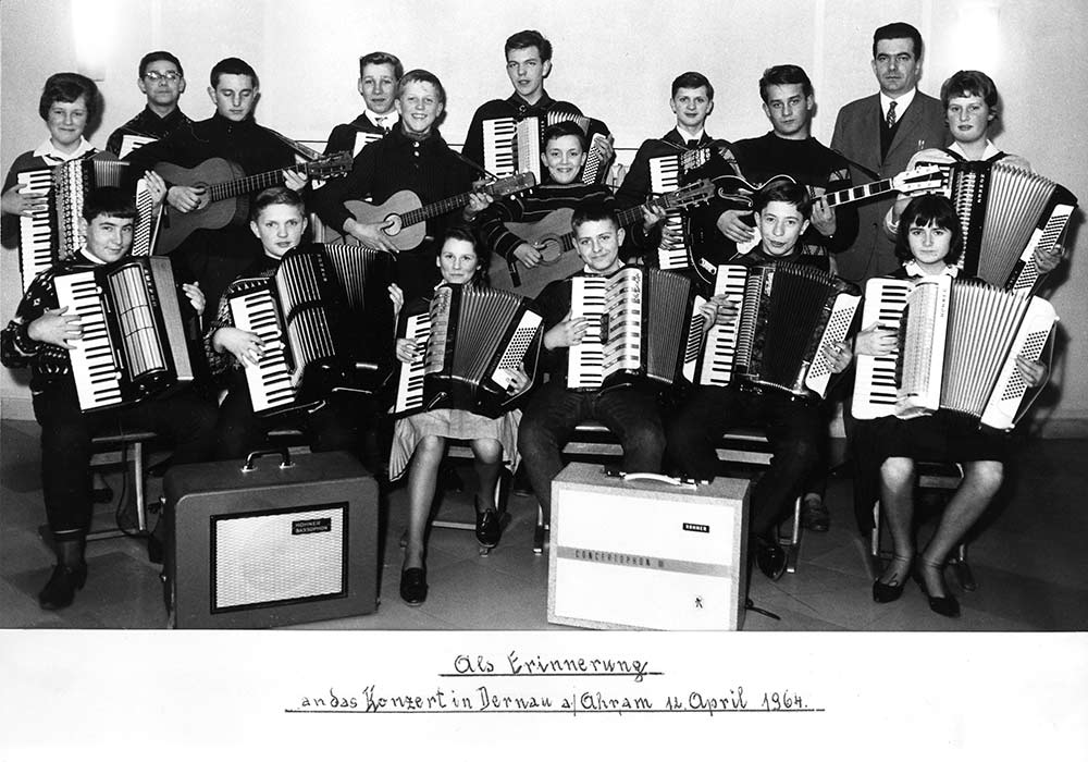 1964 Konzert des Akkordeonorchesters Müllekoven in Dernau